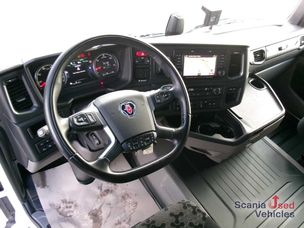 SCANIA R 460 A4x2NA SUPER NAVI Standklima DAB - Tahač: obrázek 2 SCANIA R 460 A4x2NA SUPER NAVI Standklima DAB - Tahač: obrázek 2