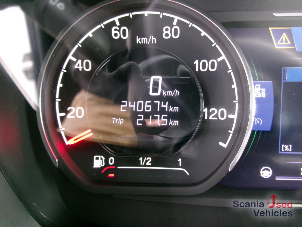 SCANIA R 460 A4x2NA SUPER NAVI Standklima DAB - Tahač: obrázek 3 SCANIA R 460 A4x2NA SUPER NAVI Standklima DAB - Tahač: obrázek 3