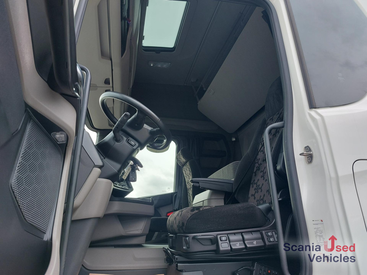 SCANIA R 460 A4x2NA, SUPER, NAVI, Standklima - Tahač: obrázek 3 SCANIA R 460 A4x2NA, SUPER, NAVI, Standklima - Tahač: obrázek 3