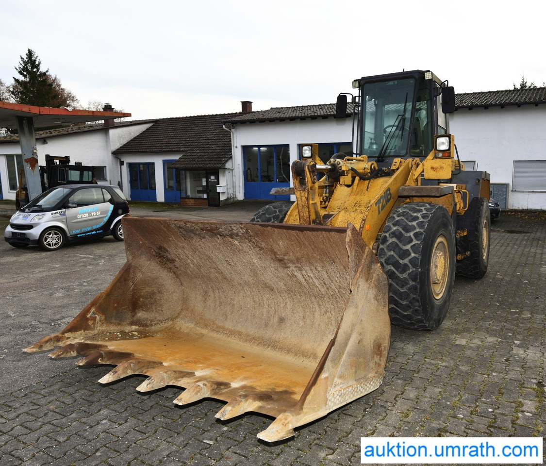 CASE 721 B - Kolový nakladač: obrázek 2 CASE 721 B - Kolový nakladač: obrázek 2