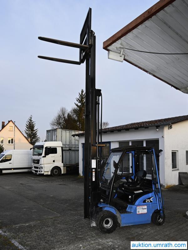 Elektrický vysokozdvižný vozík Hangcha Elektrostapler Gabelstapler Hangcha CPD 25 XD4 - S126 Lithium Ionen Akku Kabine Vollfreihub Triplexmast mit Seitenschieber: obrázek 19