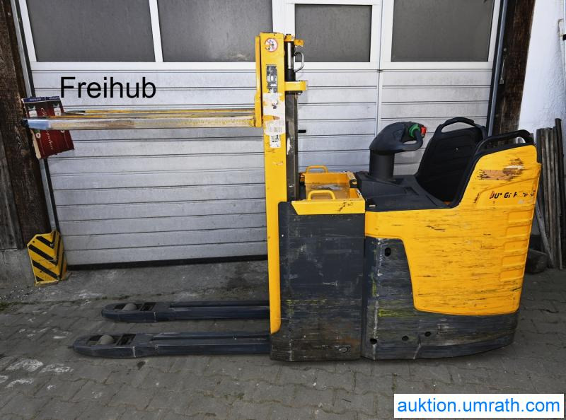 Jungheinrich ERD220 / ERD 220 Hochhubwagen Doppelstock Hubwagen Ameise Elektro Stapler Initialhub Freihub Batterie aus 2023 - Vychystávací vozík: obrázek 4 Jungheinrich ERD220 / ERD 220 Hochhubwagen Doppelstock Hubwagen Ameise Elektro Stapler Initialhub Freihub Batterie aus 2023 - Vychystávací vozík: obrázek 4