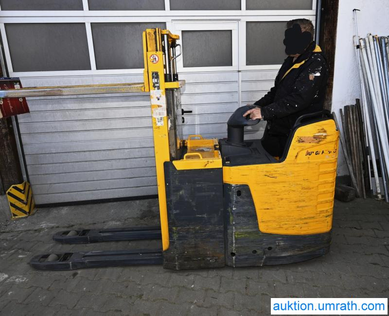Jungheinrich ERD220 / ERD 220 Hochhubwagen Doppelstock Hubwagen Ameise Elektro Stapler Initialhub Freihub Batterie aus 2023 - Vychystávací vozík: obrázek 5 Jungheinrich ERD220 / ERD 220 Hochhubwagen Doppelstock Hubwagen Ameise Elektro Stapler Initialhub Freihub Batterie aus 2023 - Vychystávací vozík: obrázek 5