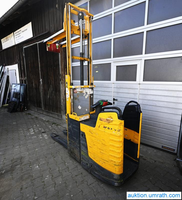 Jungheinrich ERD220 / ERD 220 Hochhubwagen Doppelstock Hubwagen Ameise Elektro Stapler Initialhub Freihub Batterie aus 2023 - Vychystávací vozík: obrázek 1 Jungheinrich ERD220 / ERD 220 Hochhubwagen Doppelstock Hubwagen Ameise Elektro Stapler Initialhub Freihub Batterie aus 2023 - Vychystávací vozík: obrázek 1
