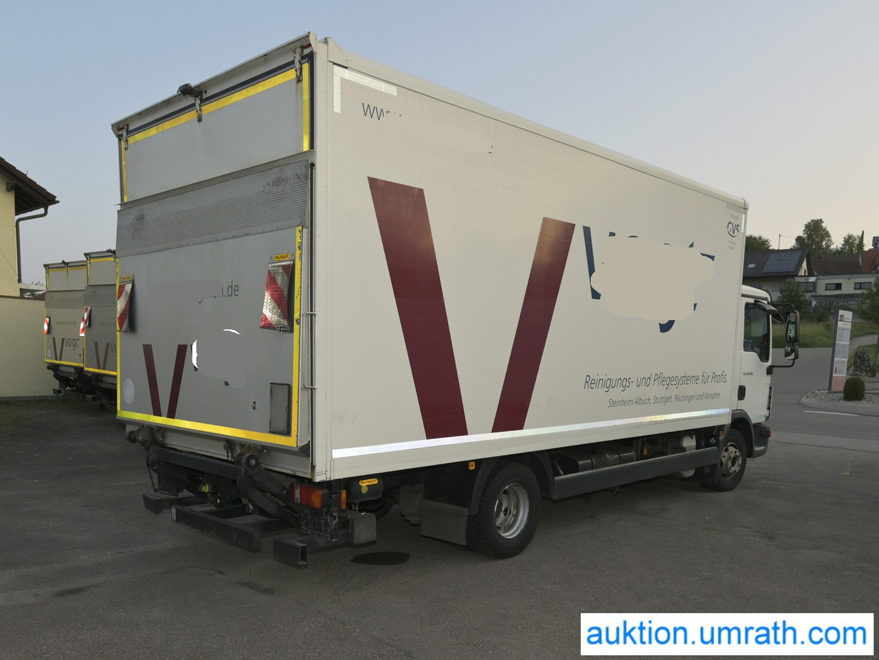 MAN TGL 12.250 4x2 L/BL Koffer Ladebordwand Klimaautomatik NAVI Luftfederung Automatikgetriebe EURO 6 - Skříňový nákladní auto: obrázek 5 MAN TGL 12.250 4x2 L/BL Koffer Ladebordwand Klimaautomatik NAVI Luftfederung Automatikgetriebe EURO 6 - Skříňový nákladní auto: obrázek 5