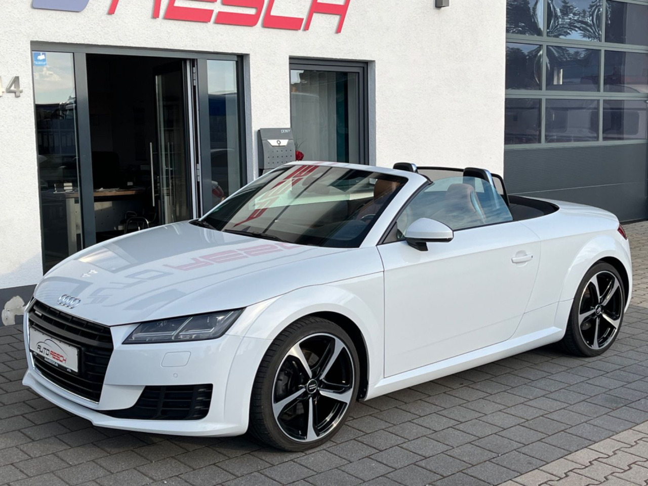 Audi TT Roadster 2.0 TFSI quattro - Osobní auto: obrázek 2 Audi TT Roadster 2.0 TFSI quattro - Osobní auto: obrázek 2