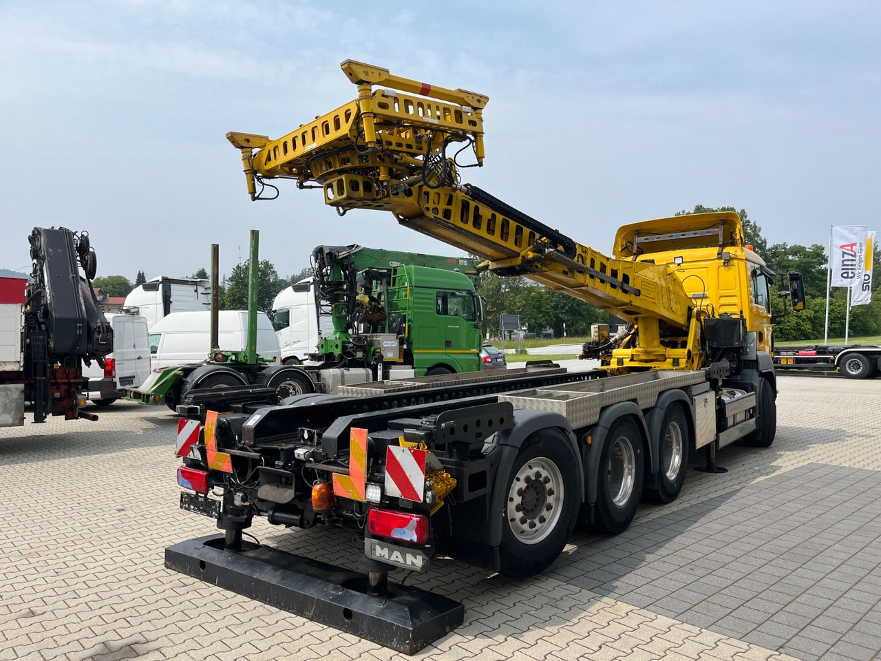 MAN TGS 35.480 8x4-4BL Deuringer Garagentransporter - Auto s hydraulickou rukou: obrázek 5 MAN TGS 35.480 8x4-4BL Deuringer Garagentransporter - Auto s hydraulickou rukou: obrázek 5