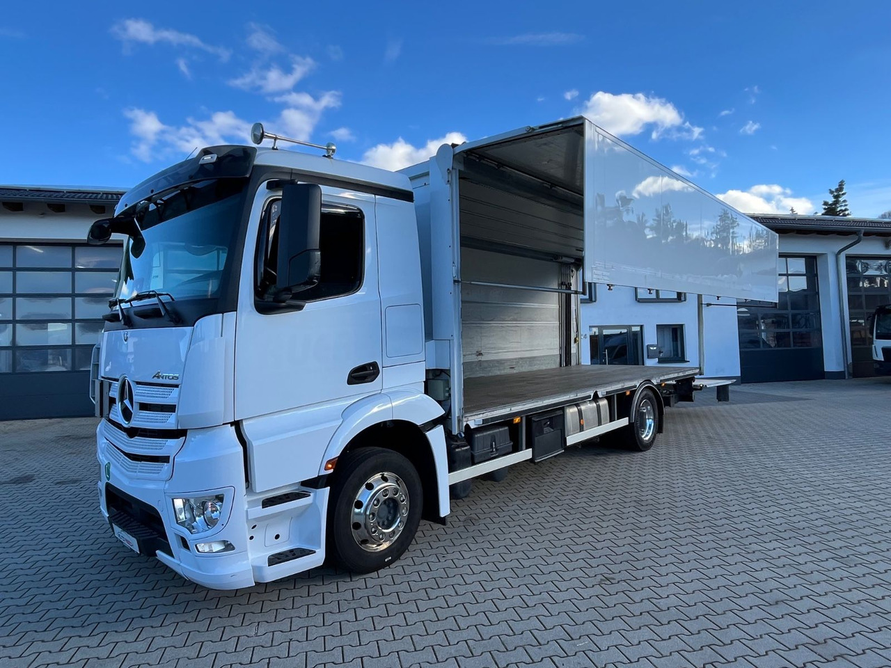 Mercedes-Benz Antos 1836 Klappwand Getränkekoffer beheizt - Přepravník nápojů: obrázek 2 Mercedes-Benz Antos 1836 Klappwand Getränkekoffer beheizt - Přepravník nápojů: obrázek 2