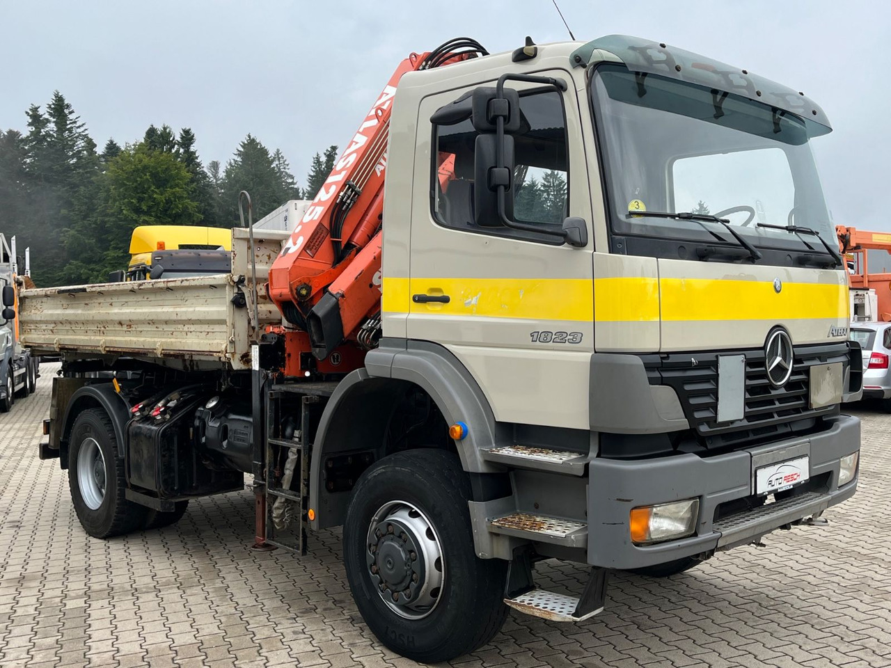 Mercedes-Benz Atego 1823 4x4 Kipper mit Kran Atlas 125.2 Funk - Sklápěč, Auto s hydraulickou rukou: obrázek 2 Mercedes-Benz Atego 1823 4x4 Kipper mit Kran Atlas 125.2 Funk - Sklápěč, Auto s hydraulickou rukou: obrázek 2