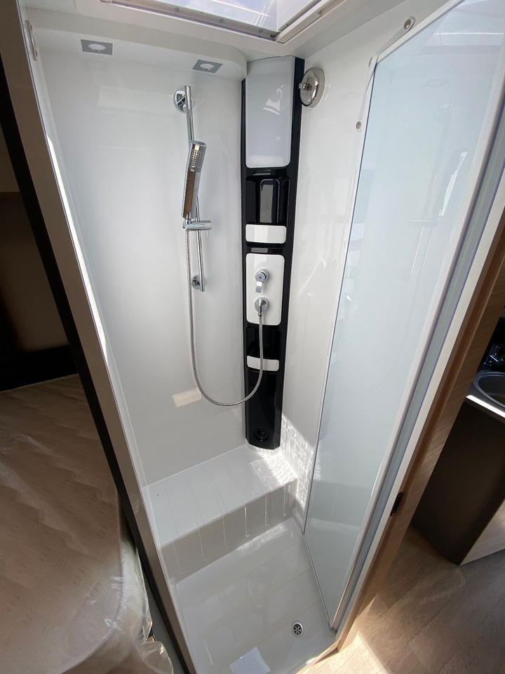 Polointegrovaný obytný vůz Hobby Optima De Luxe T70 GE,Automatik: obrázek 14