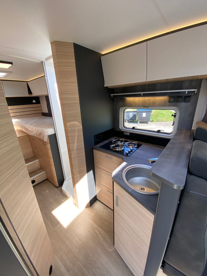 Polointegrovaný obytný vůz Hobby Optima De Luxe T70 GE: obrázek 19