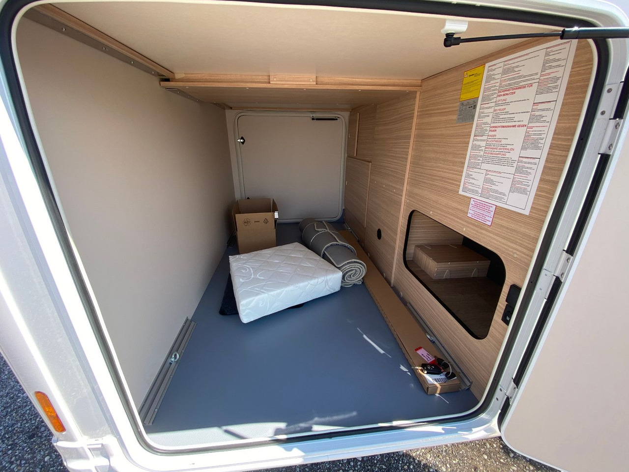 Polointegrovaný obytný vůz Hobby Optima De Luxe T70 GE: obrázek 8