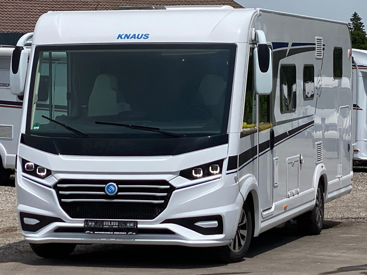 Knaus Live I 700 MEG,Automatik, Längsbetten - Integrovaný obytný vůz: obrázek 2 Knaus Live I 700 MEG,Automatik, Längsbetten - Integrovaný obytný vůz: obrázek 2