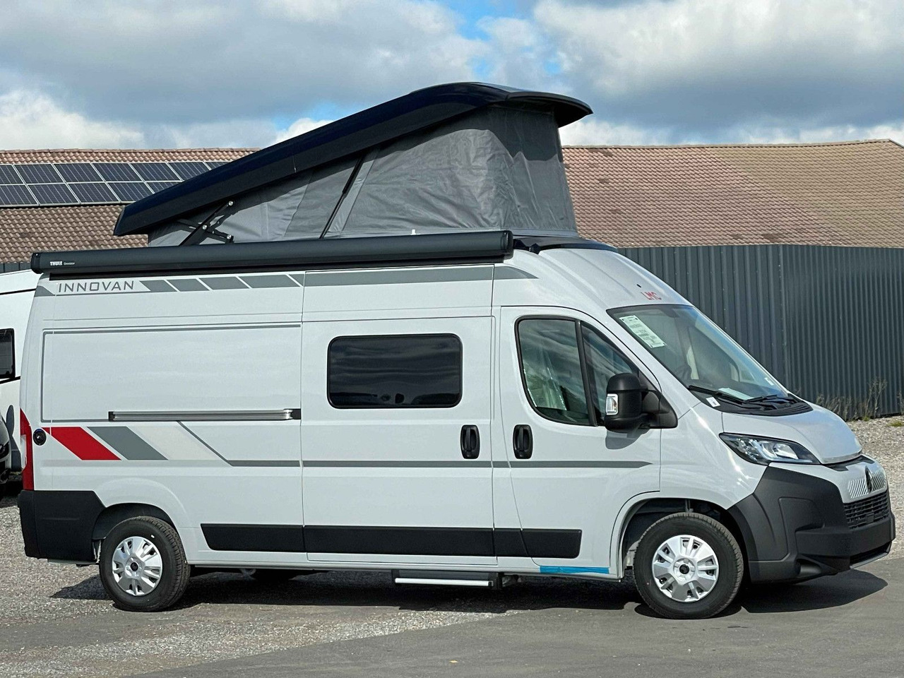 LMC INNOVAN 600 ,ASD, Aufstelldach,26 Modell,Navi - Obytná dodávka: obrázek 4 LMC INNOVAN 600 ,ASD, Aufstelldach,26 Modell,Navi - Obytná dodávka: obrázek 4