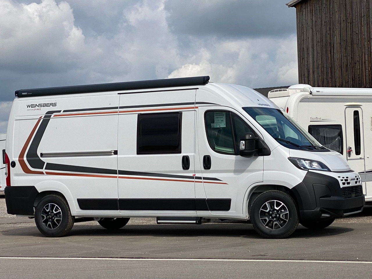 Weinsberg CaraBus 600 MQ EDITION Fire - Obytná dodávka: obrázek 2 Weinsberg CaraBus 600 MQ EDITION Fire - Obytná dodávka: obrázek 2