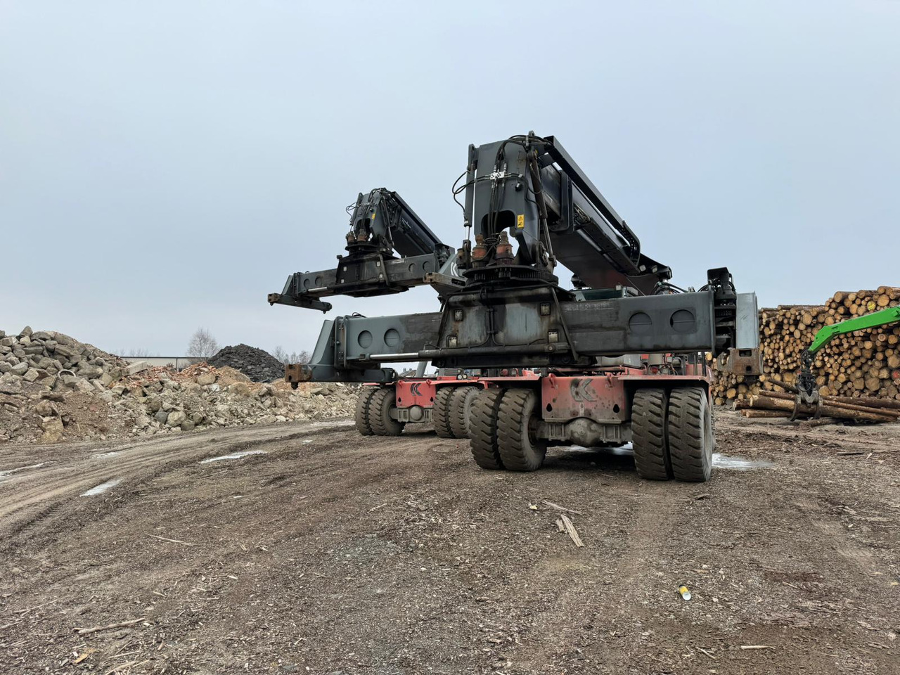 KALMAR DRF420-60S5 BJ: 2007 BStd: 32773h - Kontejnerový manipulátor: obrázek 2 KALMAR DRF420-60S5 BJ: 2007 BStd: 32773h - Kontejnerový manipulátor: obrázek 2
