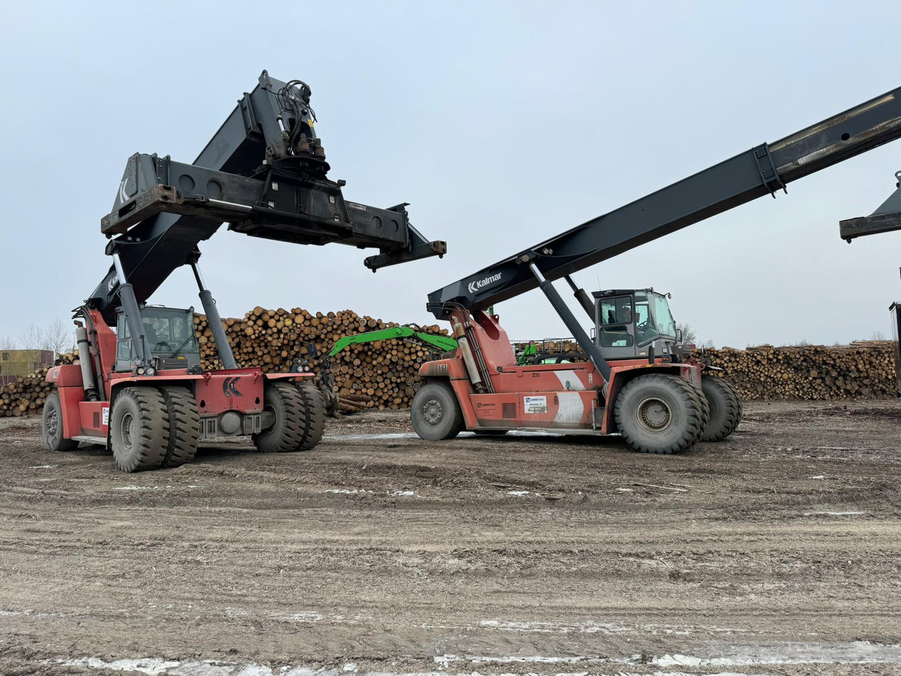 KALMAR DRF420-60S5 BJ: 2011 BStd: 23579h - Kontejnerový manipulátor: obrázek 5 KALMAR DRF420-60S5 BJ: 2011 BStd: 23579h - Kontejnerový manipulátor: obrázek 5