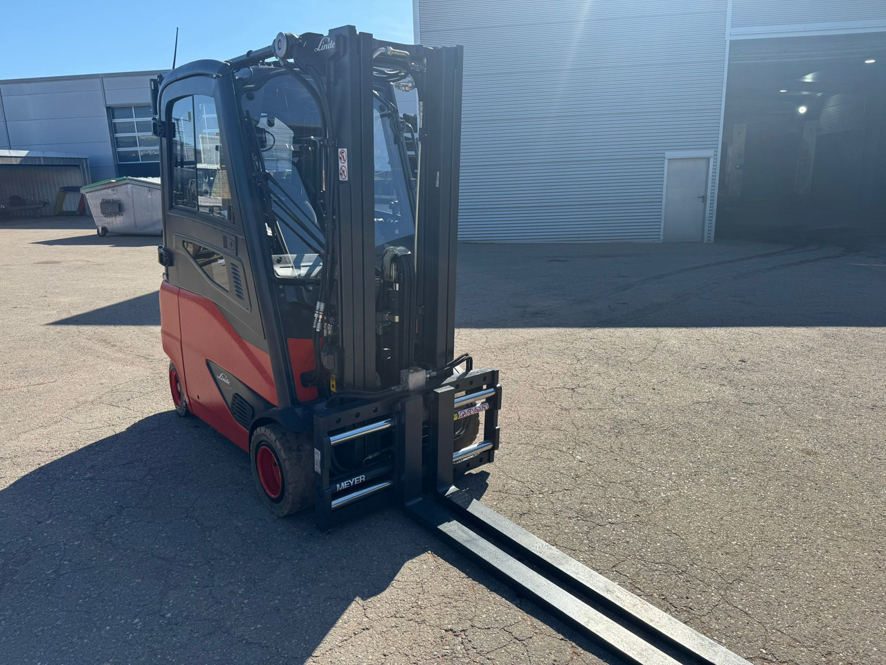 LINDE E20PHL-02 Elektro Triplex Kabine Heizung integriertes Ladegerät - Elektrický vysokozdvižný vozík: obrázek 2 LINDE E20PHL-02 Elektro Triplex Kabine Heizung integriertes Ladegerät - Elektrický vysokozdvižný vozík: obrázek 2