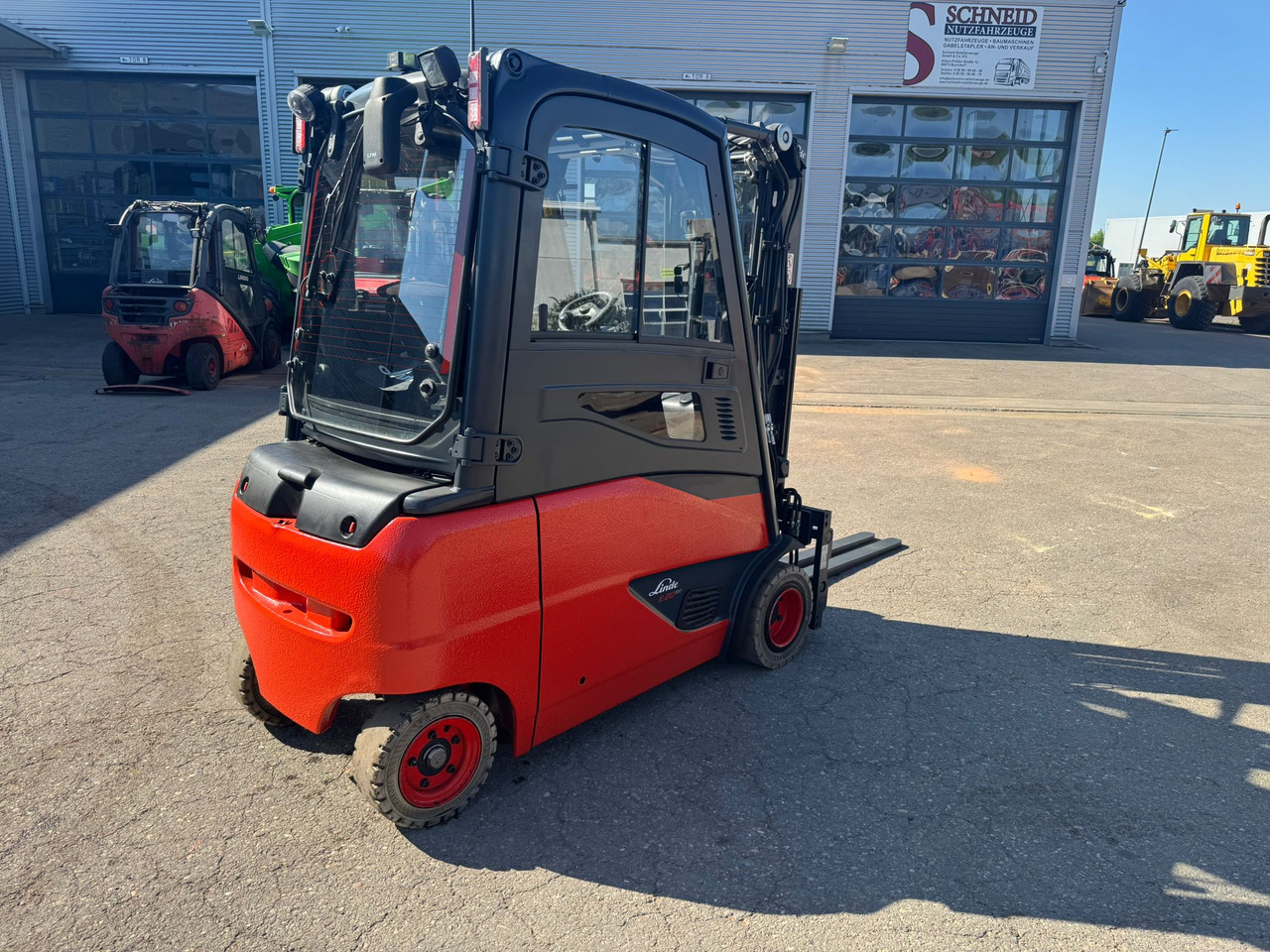 LINDE E20PHL-02 Elektro Triplex Kabine Heizung integriertes Ladegerät - Elektrický vysokozdvižný vozík: obrázek 3 LINDE E20PHL-02 Elektro Triplex Kabine Heizung integriertes Ladegerät - Elektrický vysokozdvižný vozík: obrázek 3