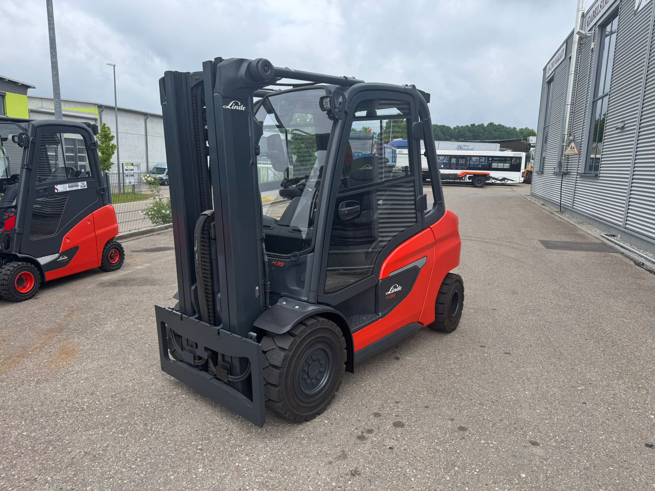 LINDE H35D-01 Triplexmast Diesel Kabine Heizung Klima - Dieselový vysokozdvižný vozík: obrázek 1 LINDE H35D-01 Triplexmast Diesel Kabine Heizung Klima - Dieselový vysokozdvižný vozík: obrázek 1