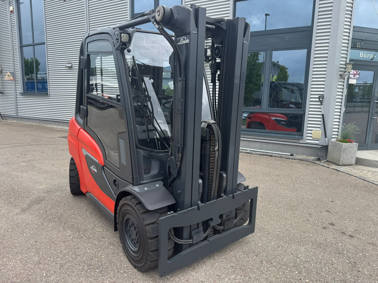 LINDE H35D-01 Triplexmast Diesel Kabine Heizung Klima - Dieselový vysokozdvižný vozík: obrázek 2 LINDE H35D-01 Triplexmast Diesel Kabine Heizung Klima - Dieselový vysokozdvižný vozík: obrázek 2