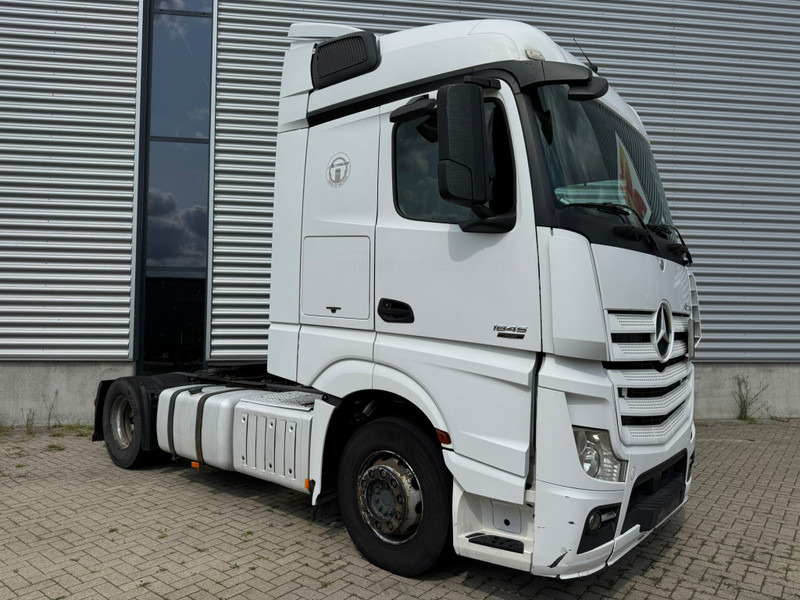 Mercedes-Benz Actros 1845 / Euro 5 / 2 Tanks / 2 In Stock - Tahač: obrázek 2 Mercedes-Benz Actros 1845 / Euro 5 / 2 Tanks / 2 In Stock - Tahač: obrázek 2