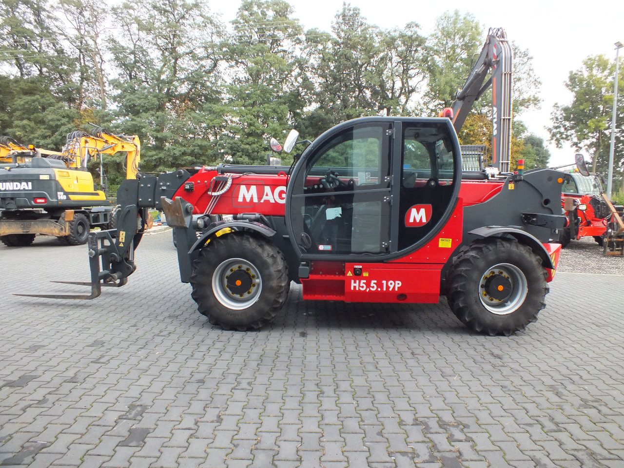 MAGNI TH5,5.19P - Teleskopický kolový nakladač pro Stavební technika: obrázek 2 MAGNI TH5,5.19P - Teleskopický kolový nakladač pro Stavební technika: obrázek 2