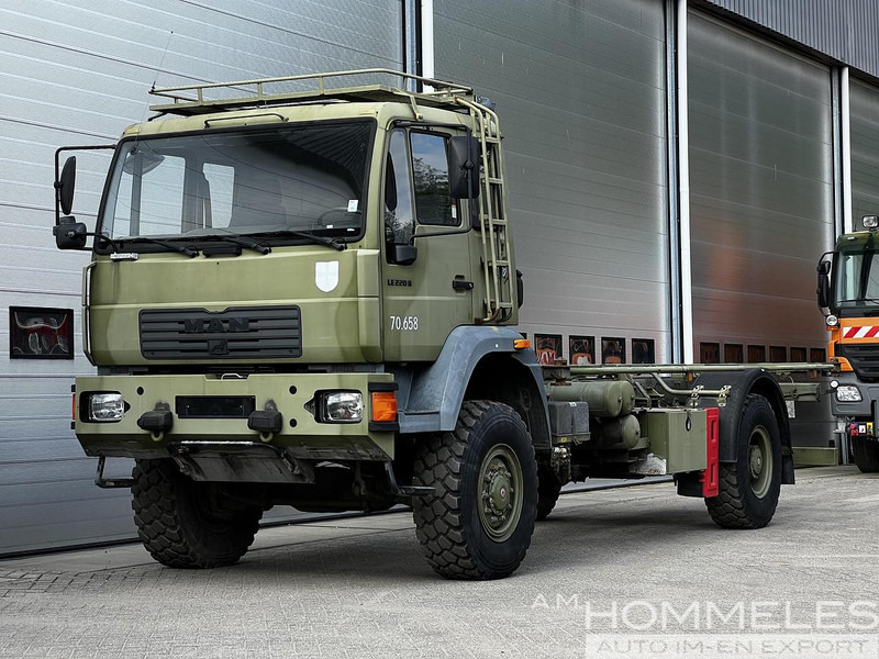 MAN 18.225 LAC 4x4 - Nákladní auto: obrázek 1 MAN 18.225 LAC 4x4 - Nákladní auto: obrázek 1