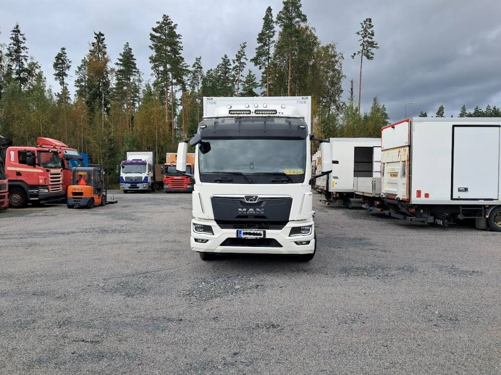 MAN TGM 15.250 - Skříňový nákladní auto: obrázek 3 MAN TGM 15.250 - Skříňový nákladní auto: obrázek 3