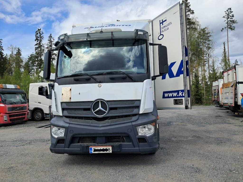 Mercedes-Benz Antos 1824L - Skříňový nákladní auto: obrázek 2 Mercedes-Benz Antos 1824L - Skříňový nákladní auto: obrázek 2
