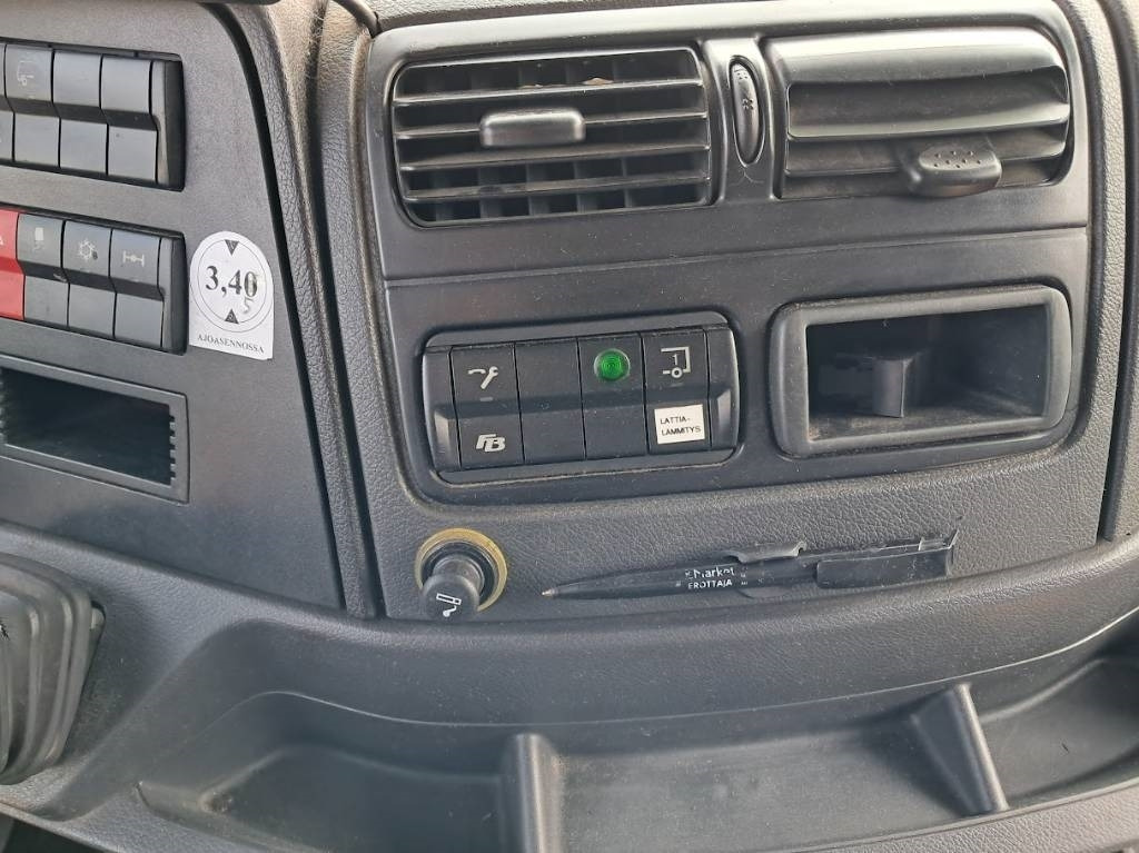 Chladírenský nákladní automobil Mercedes-Benz Atego 1524: obrázek 14