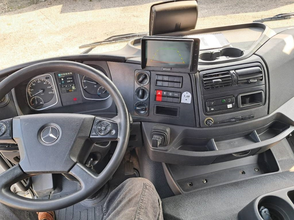 Chladírenský nákladní automobil Mercedes-Benz Atego 1524: obrázek 13