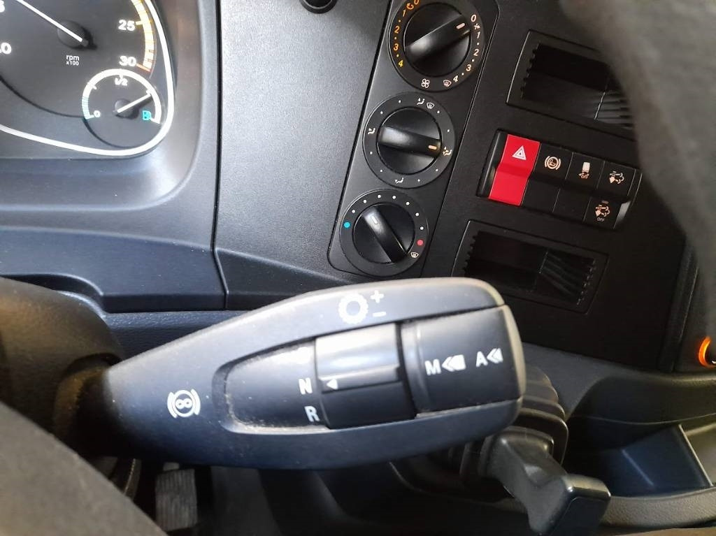 Mercedes-Benz Atego 821 - Chladírenský nákladní automobil: obrázek 5 Mercedes-Benz Atego 821 - Chladírenský nákladní automobil: obrázek 5
