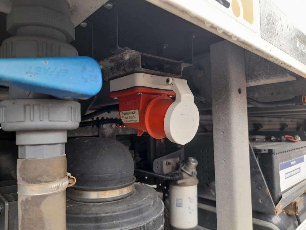 Volvo FL 210 - Chladírenský nákladní automobil: obrázek 3 Volvo FL 210 - Chladírenský nákladní automobil: obrázek 3