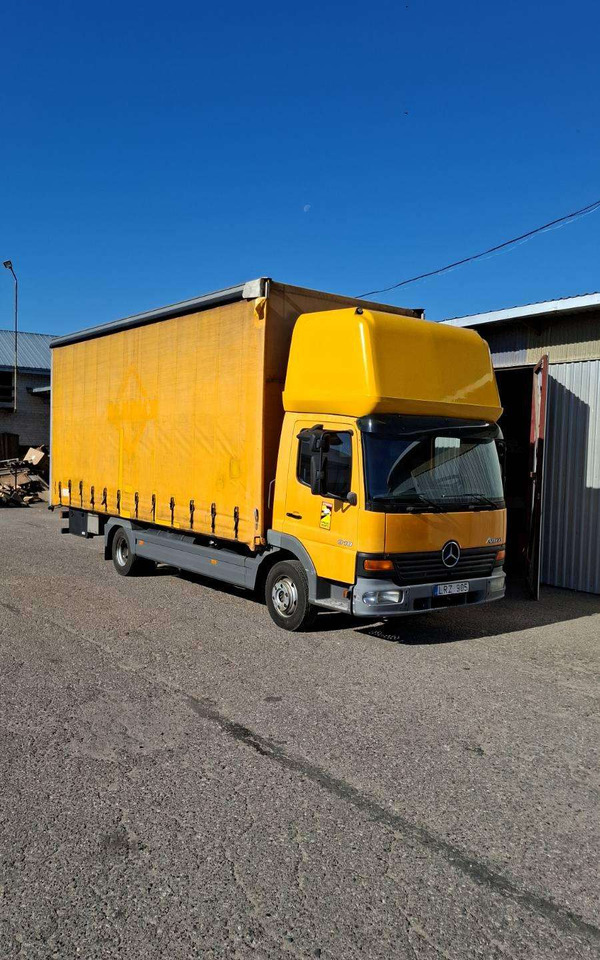 Plachtový nákladní auto Mercedes-Benz Atego: obrázek 5