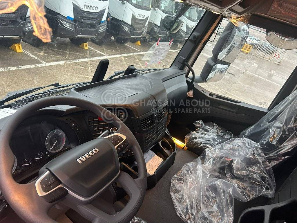 IVECO T-WAY Chassis 6×4 – GVW 33.5 Ton approx. (Tyres 12.00R20) Wheelbase 4200 MY25 - Podvozek s kabinou: obrázek 4 IVECO T-WAY Chassis 6×4 – GVW 33.5 Ton approx. (Tyres 12.00R20) Wheelbase 4200 MY25 - Podvozek s kabinou: obrázek 4