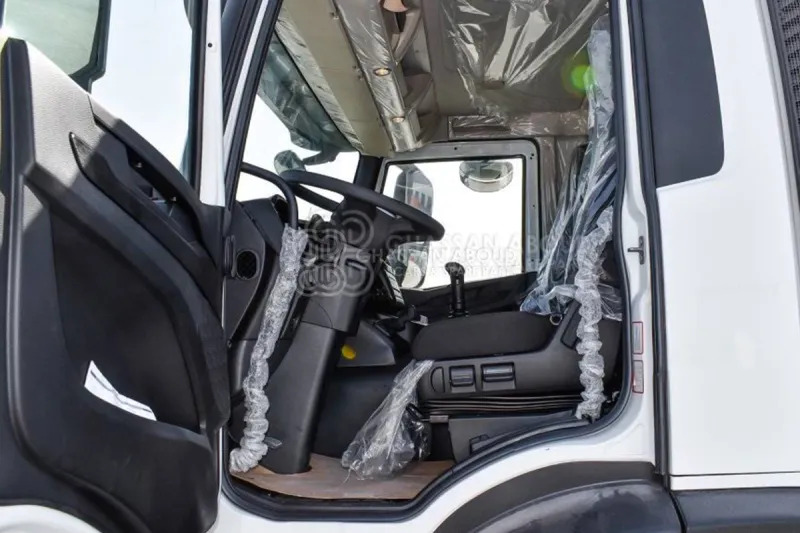 Iveco T-WAY AD380T47H 6x4 R24 Tyres Chassis - Barcelona Stock - Podvozek s kabinou: obrázek 4 Iveco T-WAY AD380T47H 6x4 R24 Tyres Chassis - Barcelona Stock - Podvozek s kabinou: obrázek 4