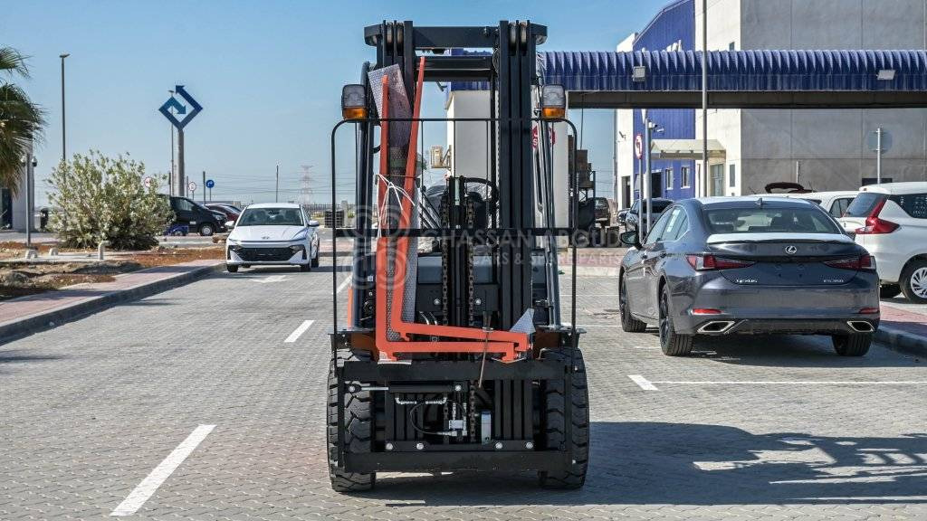 TOYOTA FORKLIFT DIESEL 3TON 3STAGE, 3LEVER 4500MM W/ SIDE SHIFT MY24 - Dieselový vysokozdvižný vozík: obrázek 2 TOYOTA FORKLIFT DIESEL 3TON 3STAGE, 3LEVER 4500MM W/ SIDE SHIFT MY24 - Dieselový vysokozdvižný vozík: obrázek 2