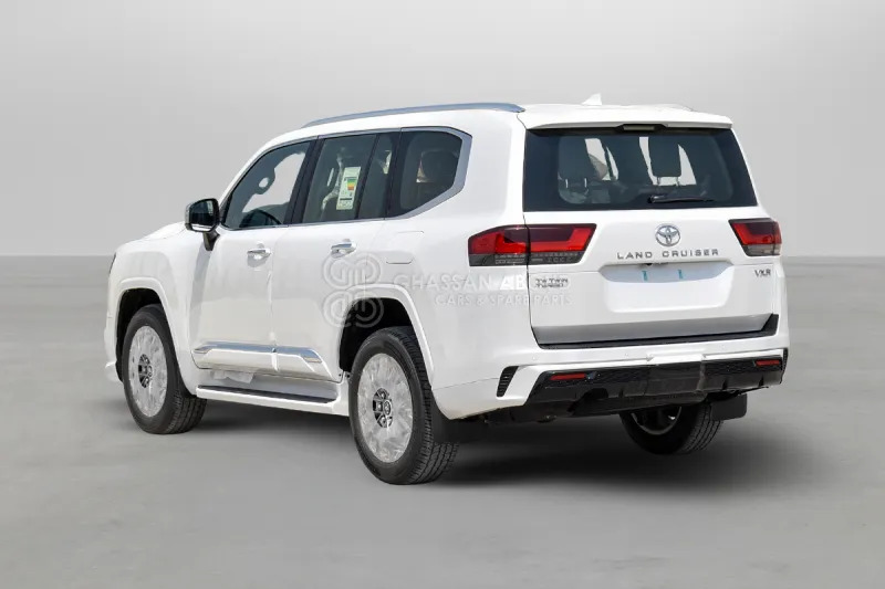 Toyota Land Cruiser 300 - SUV: obrázek 4 Toyota Land Cruiser 300 - SUV: obrázek 4