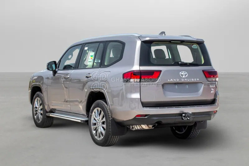 SUV Toyota Land Cruiser 300: obrázek 8