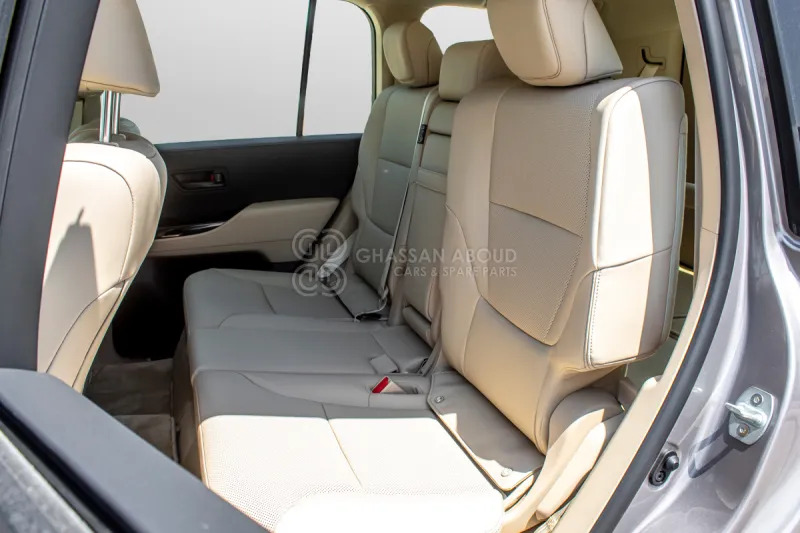 SUV Toyota Land Cruiser 300: obrázek 6