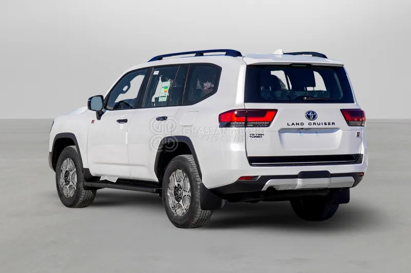 Toyota Land Cruiser 300 - SUV: obrázek 4 Toyota Land Cruiser 300 - SUV: obrázek 4