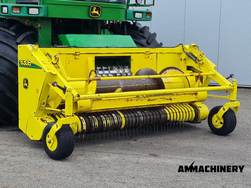 John Deere 7400 forage harvester - Sklízecí řezačka: obrázek 4 John Deere 7400 forage harvester - Sklízecí řezačka: obrázek 4