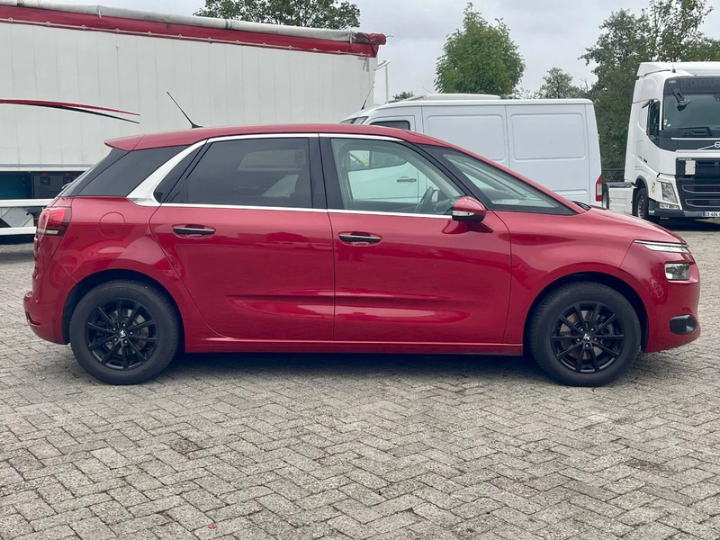 Citroën C4 Picasso REAR VIEW CAMERA, BLIND SPOT SENSOR, AUTO PARKING, FRONT & REAR PARKTRONIC, - Hatchback: obrázek 4 Citroën C4 Picasso REAR VIEW CAMERA, BLIND SPOT SENSOR, AUTO PARKING, FRONT & REAR PARKTRONIC, - Hatchback: obrázek 4