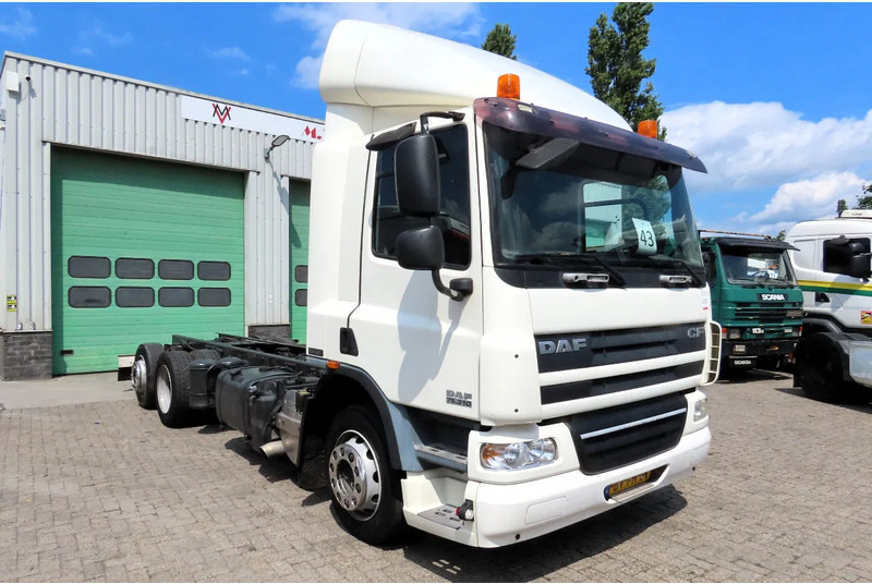 DAF CF 75.310 6x2 , DUTCH TRUCK, 4.20 wheelbasis - Podvozek s kabinou: obrázek 2 DAF CF 75.310 6x2 , DUTCH TRUCK, 4.20 wheelbasis - Podvozek s kabinou: obrázek 2