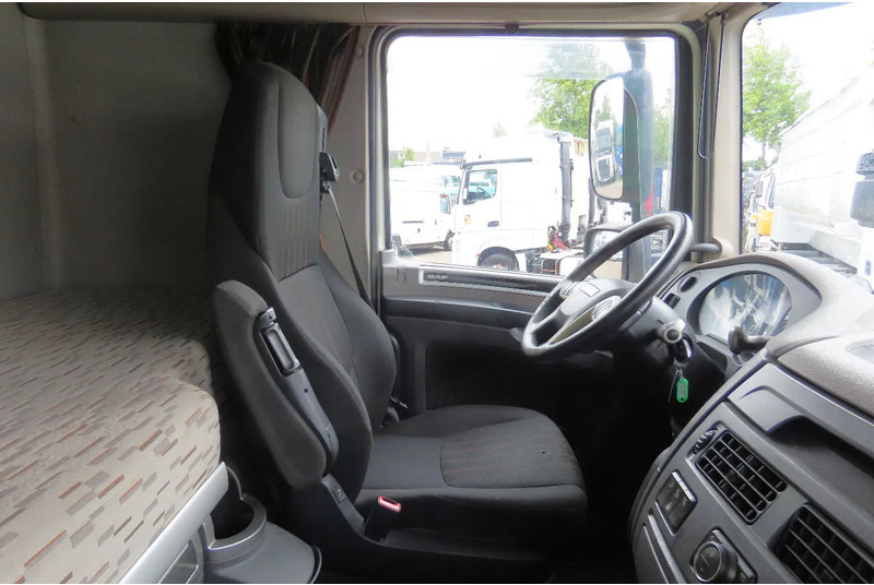 Plachtový nákladní auto DAF XF 530 6x2 Frigo, lift roof, moving axel, P-cooling, etc: obrázek 18