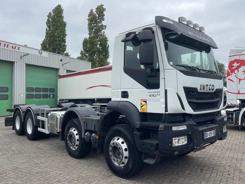 Iveco Trakker 410 PTO RETARDER, 8x4 , 442000 km! - Podvozek s kabinou: obrázek 3 Iveco Trakker 410 PTO RETARDER, 8x4 , 442000 km! - Podvozek s kabinou: obrázek 3