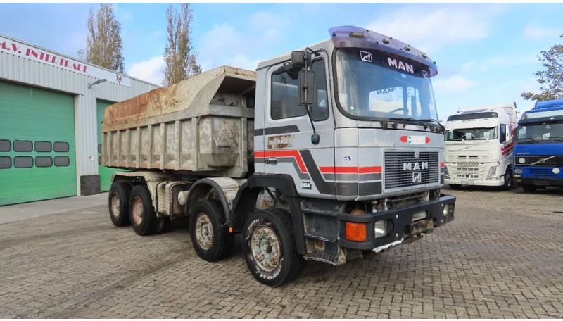 MAN 35.362 8x4 Euro 2, ZF manual gearbox, VERY clean - Sklápěč: obrázek 4 MAN 35.362 8x4 Euro 2, ZF manual gearbox, VERY clean - Sklápěč: obrázek 4