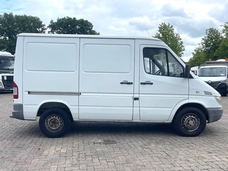 Mercedes-Benz Sprinter 208 3 seats. Very good bus! 100% engine and gearbox! France use - Furgon: obrázek 2 Mercedes-Benz Sprinter 208 3 seats. Very good bus! 100% engine and gearbox! France use - Furgon: obrázek 2