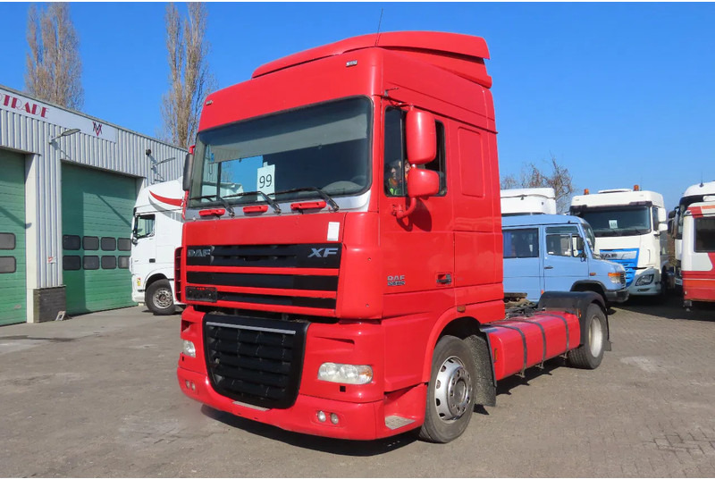 DAF XF 105.460 Euro5 evv, 2 beds, 2 tanks - Tahač: obrázek 2 DAF XF 105.460 Euro5 evv, 2 beds, 2 tanks - Tahač: obrázek 2